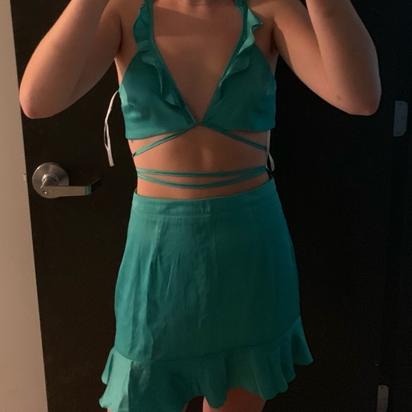 Ruffle Set - Picture 4 of 4